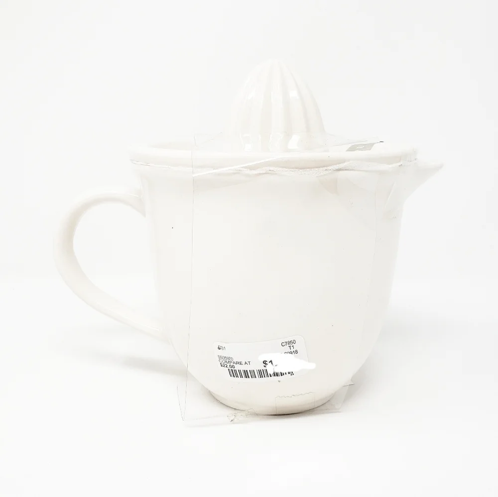 RAE DUNN Squeeze juicer NWT